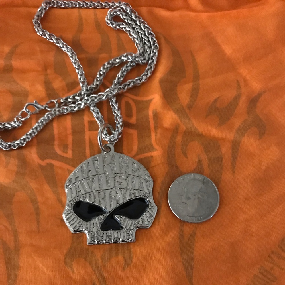 NWOT HD Willie G Skull Pendant with chain. - Picture 4 of 4